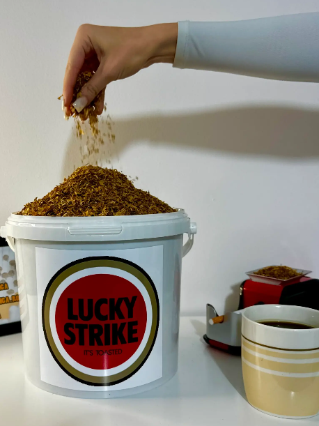 Tutun Lucky Strike la Galeata