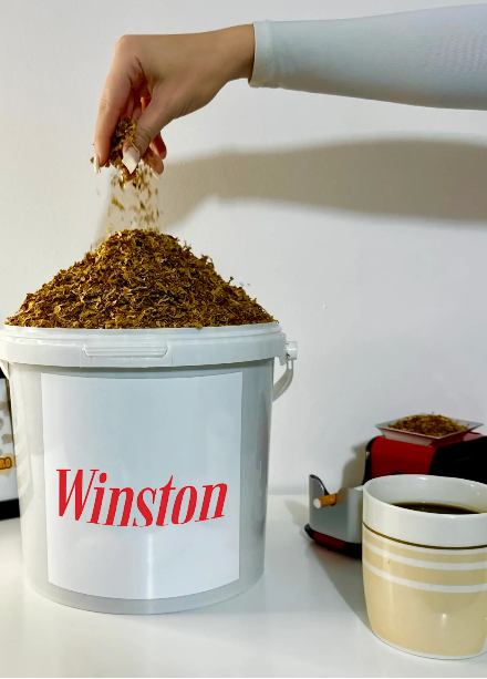 Tutun Winston Rosu la Galeata